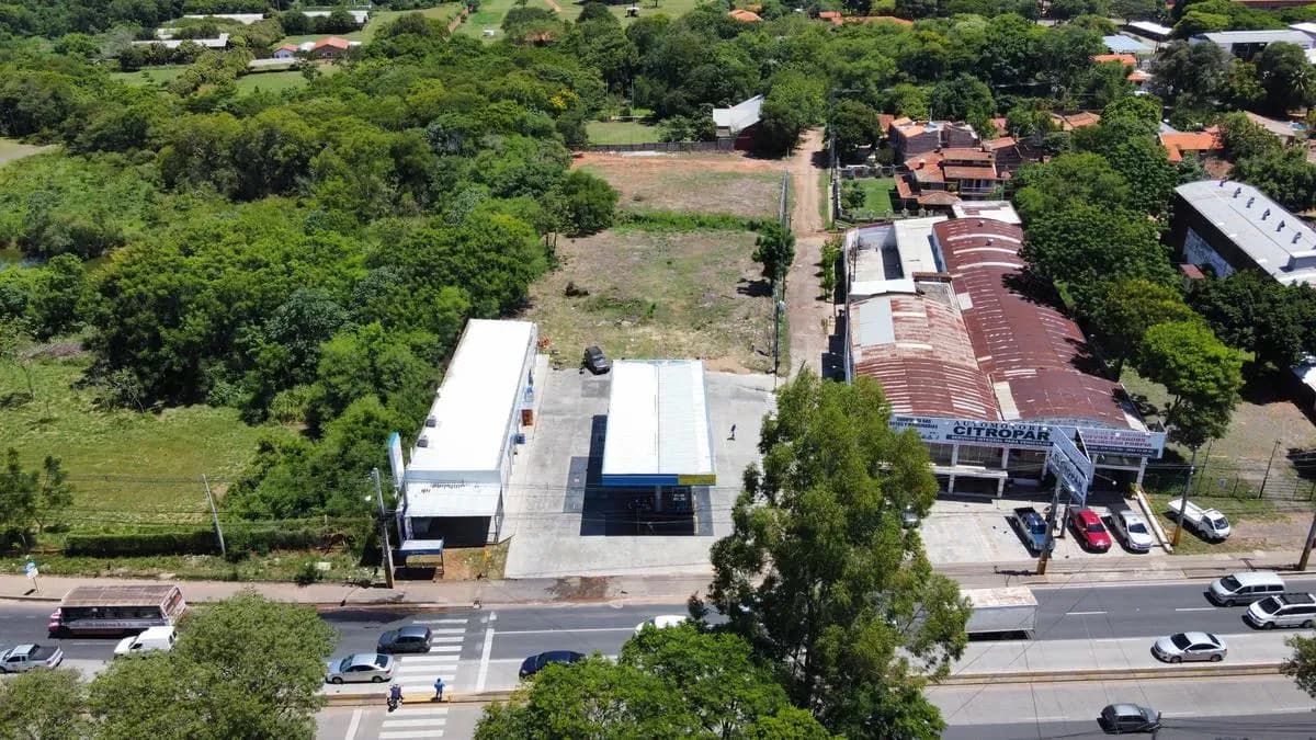 5,600m² Land for Sale in Historic Center San Lorenzo, Fernando de la Mora - Image 3