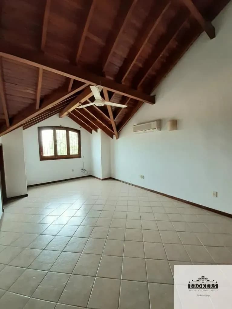4-Bedroom House for Sale in Los Laureles, Lambaré - Image 17