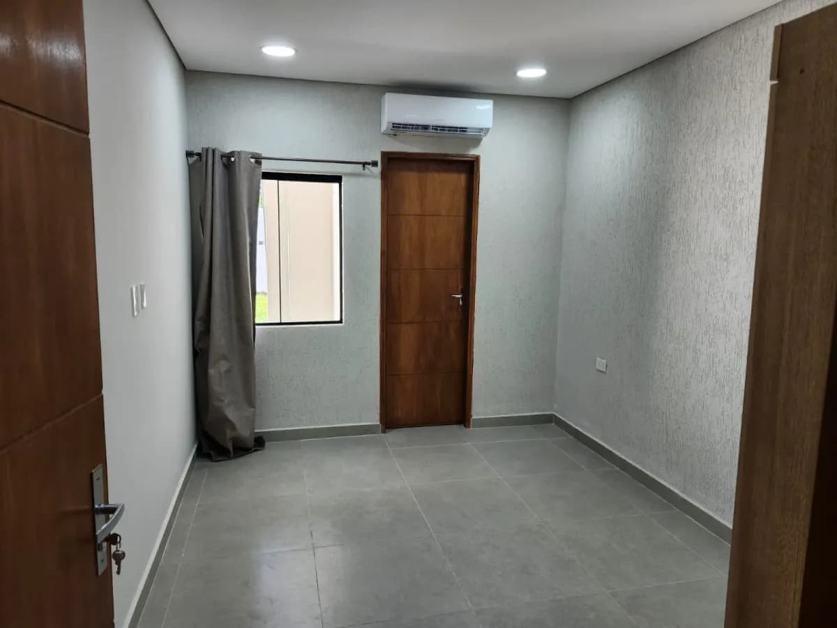 2-Bedroom House for Rent in Laurelty, Luque - Image 3