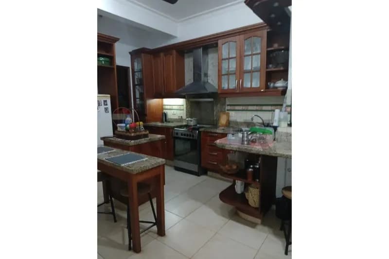 Casa de 5 dormitorios en Venta en Florida, San Lorenzo - Image 2