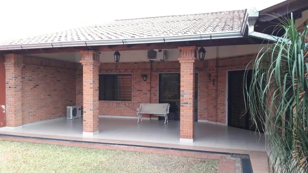 3-Bedroom House for Sale in Laguna Satí, Fernando de la Mora - Image 6