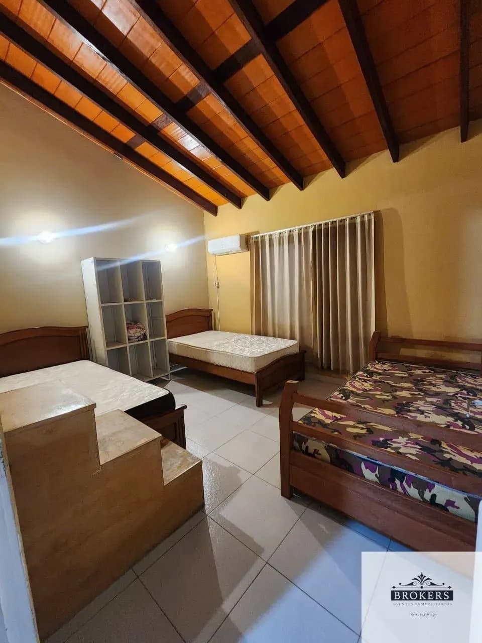 Casa de 5 dormitorios en Venta en San Bernardino - Image 11