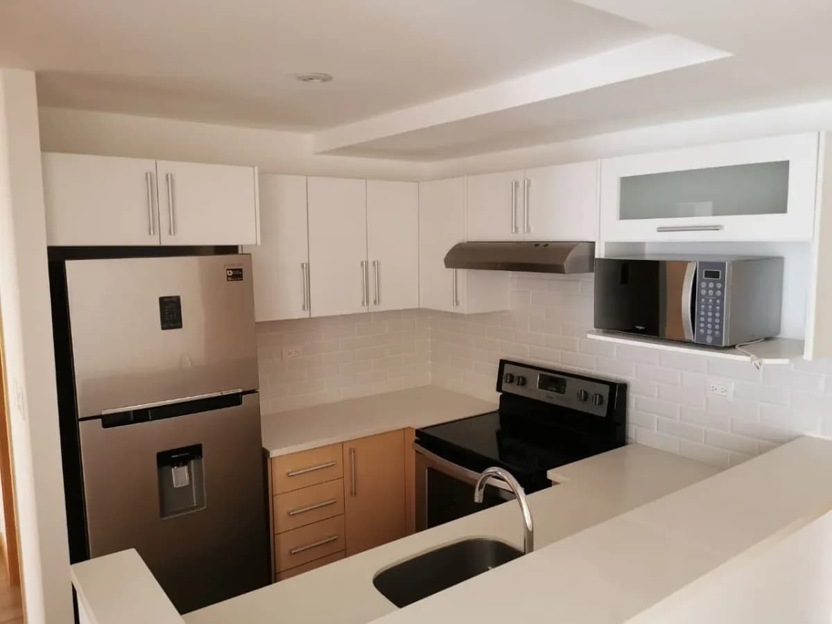 2-Bedroom Apartment, 65m², for Rent in Zone 10, Guatemala City