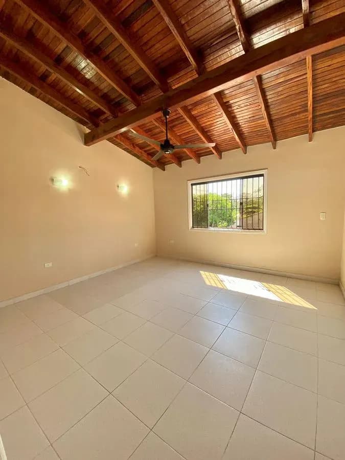 5-Bedroom House for Sale in Segundo Barrio, Luque - Image 15