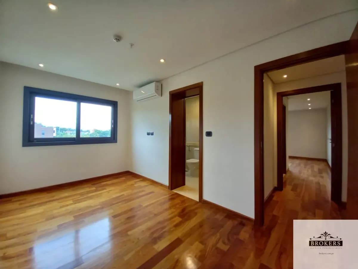 2-Bedroom Apartment for Rent in Madame Lynch, Asunción - Image 12