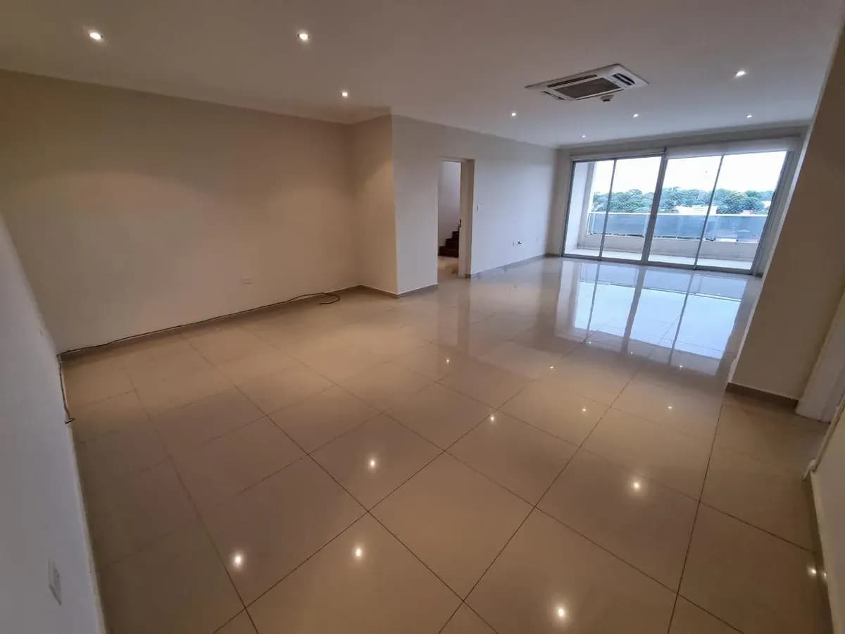 Departamento de 4 dormitorios en Alquiler en Las Lomas (Carmelitas), Asunción - Image 7