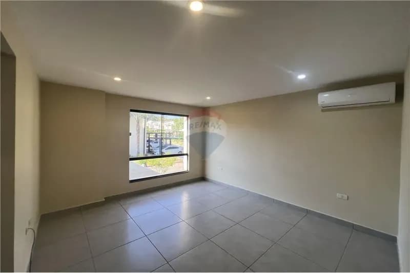 3-Bedroom Apartment for Sale in Cuarto Barrio, Luque - Image 4