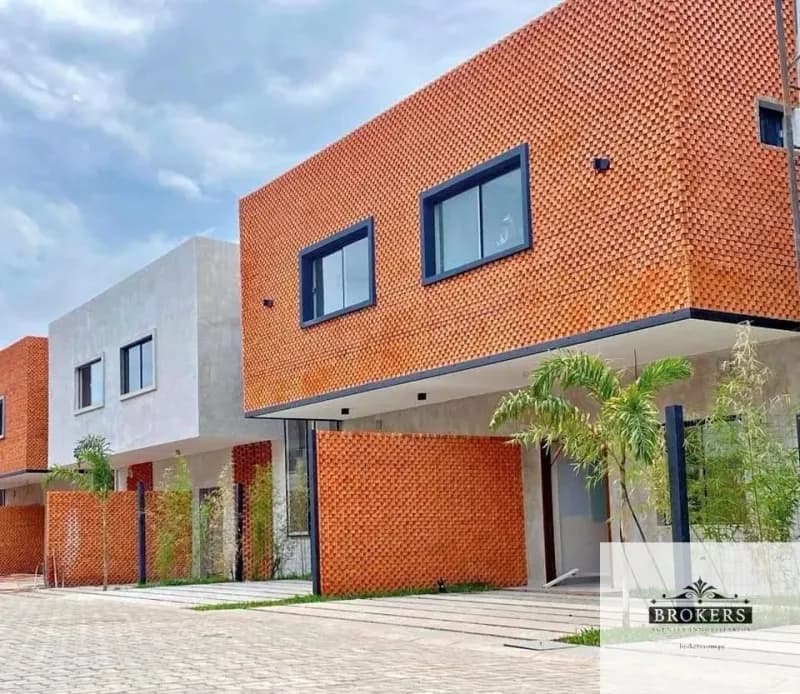 3-Bedroom House for Sale in San Lorenzo - Image 2