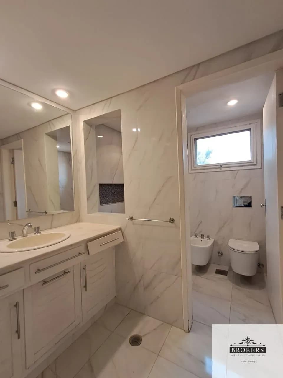 Office of 440m² for Sale in Manorá, Asunción - Image 18