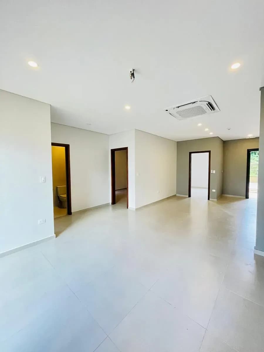 3-Bedroom House for Sale in Maramburé, Luque - Image 9