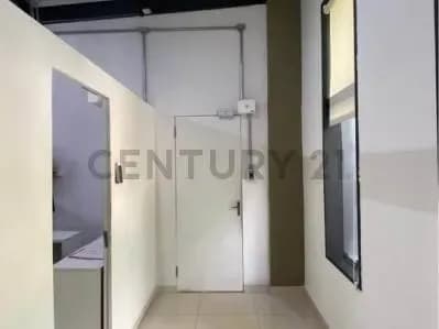Local Comercial de 70m² en Alquiler en Tembetary, Asunción - Image 5