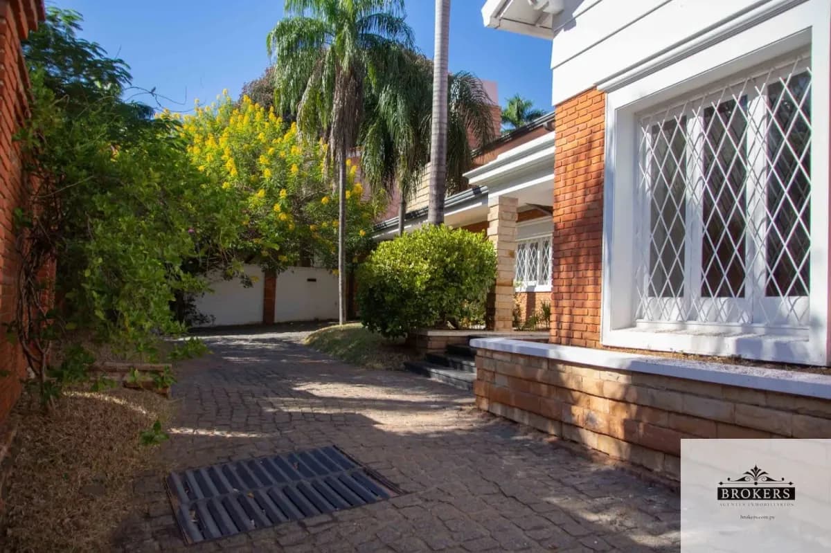 6-Bedroom House for Rent in Mariscal López, Lambaré - Image 7