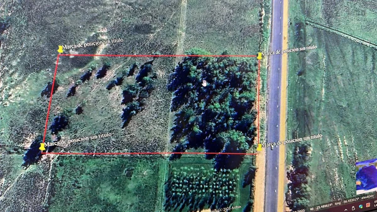 Terreno à Venda em Coronel Oviedo