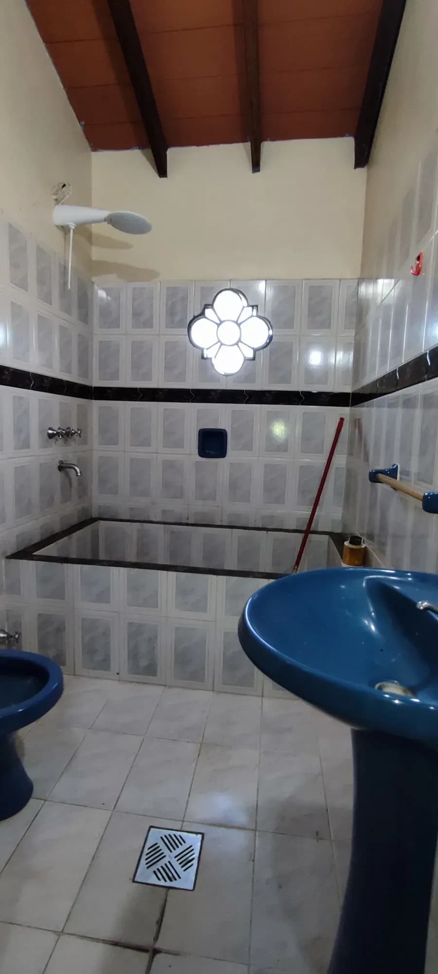 Casa de 2 dormitórios à Venda em Zeballos Cue, Assunção - Image 10