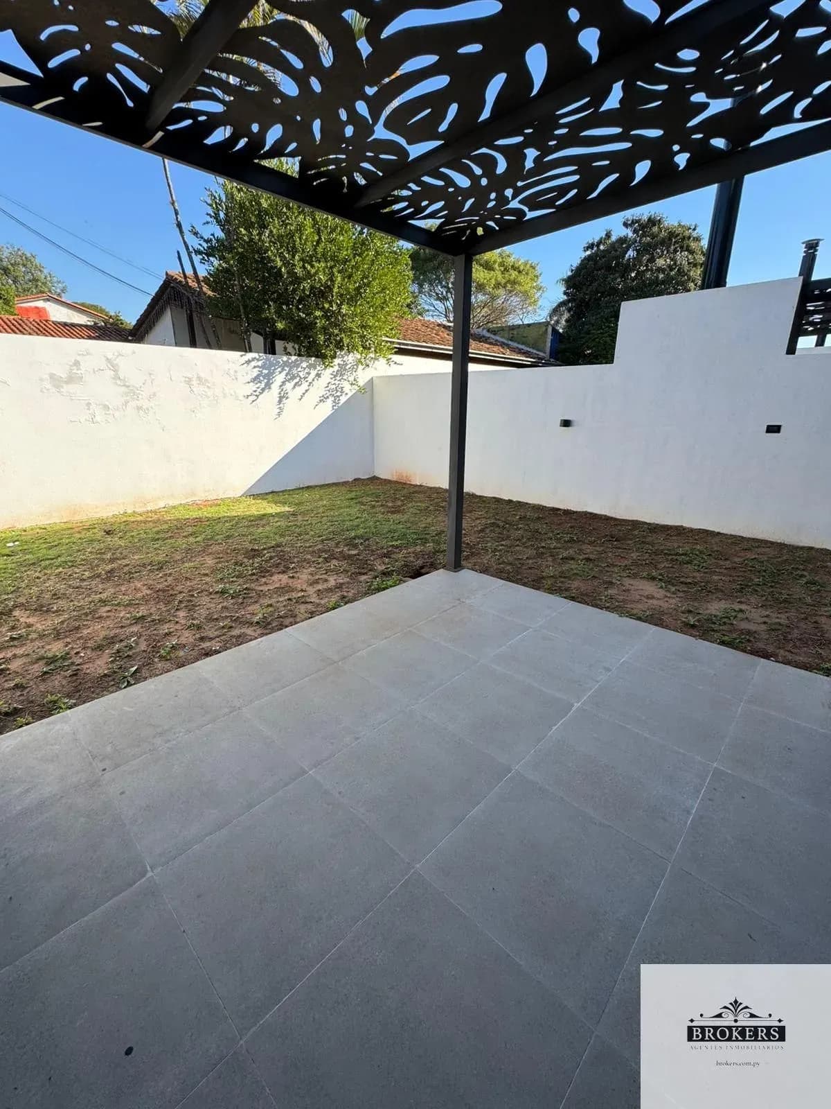 3-Bedroom House for Sale in Laurelty, Luque - Image 7