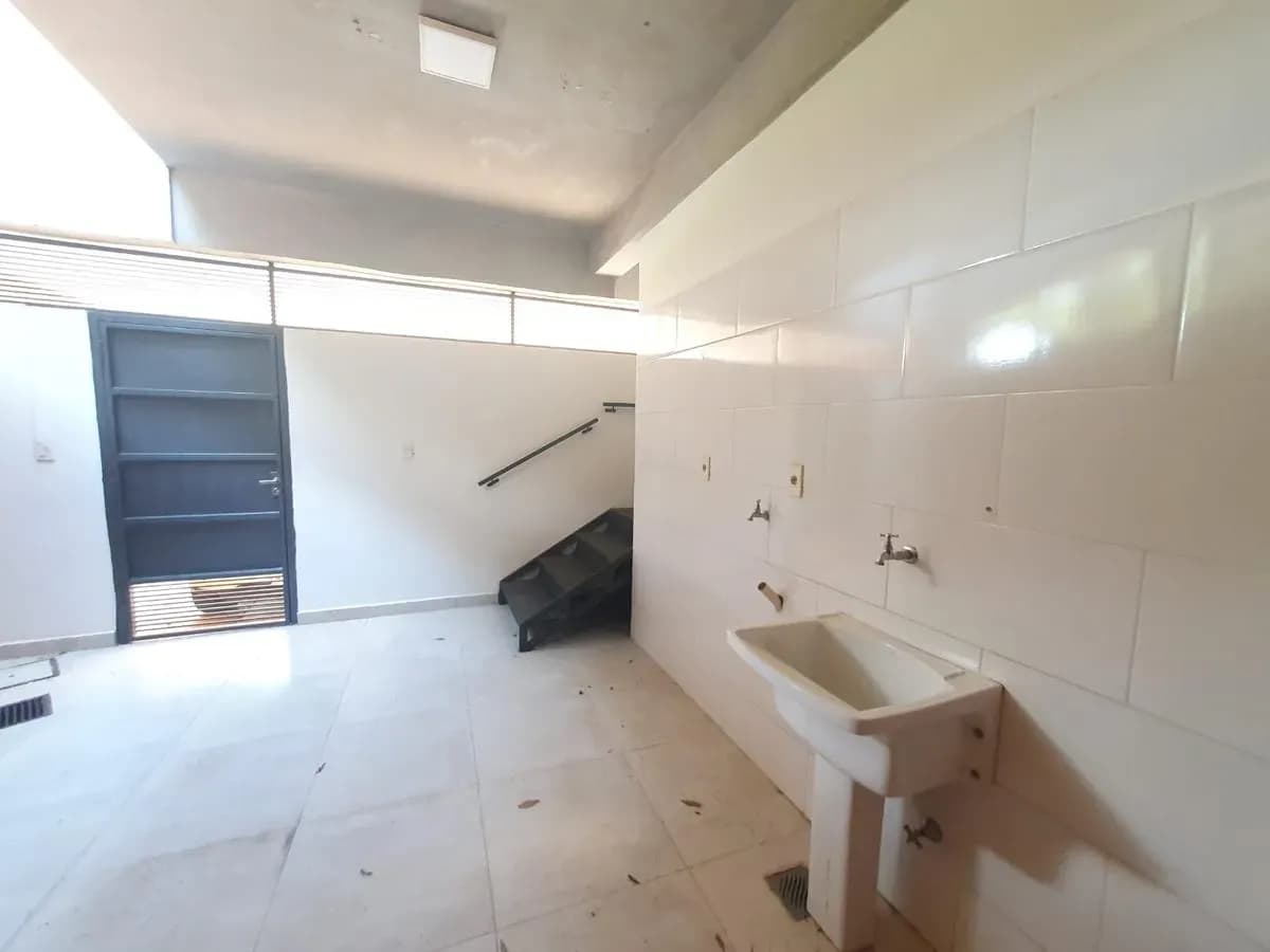3-Bedroom House for Sale in Loma Merlo, Luque - Image 7