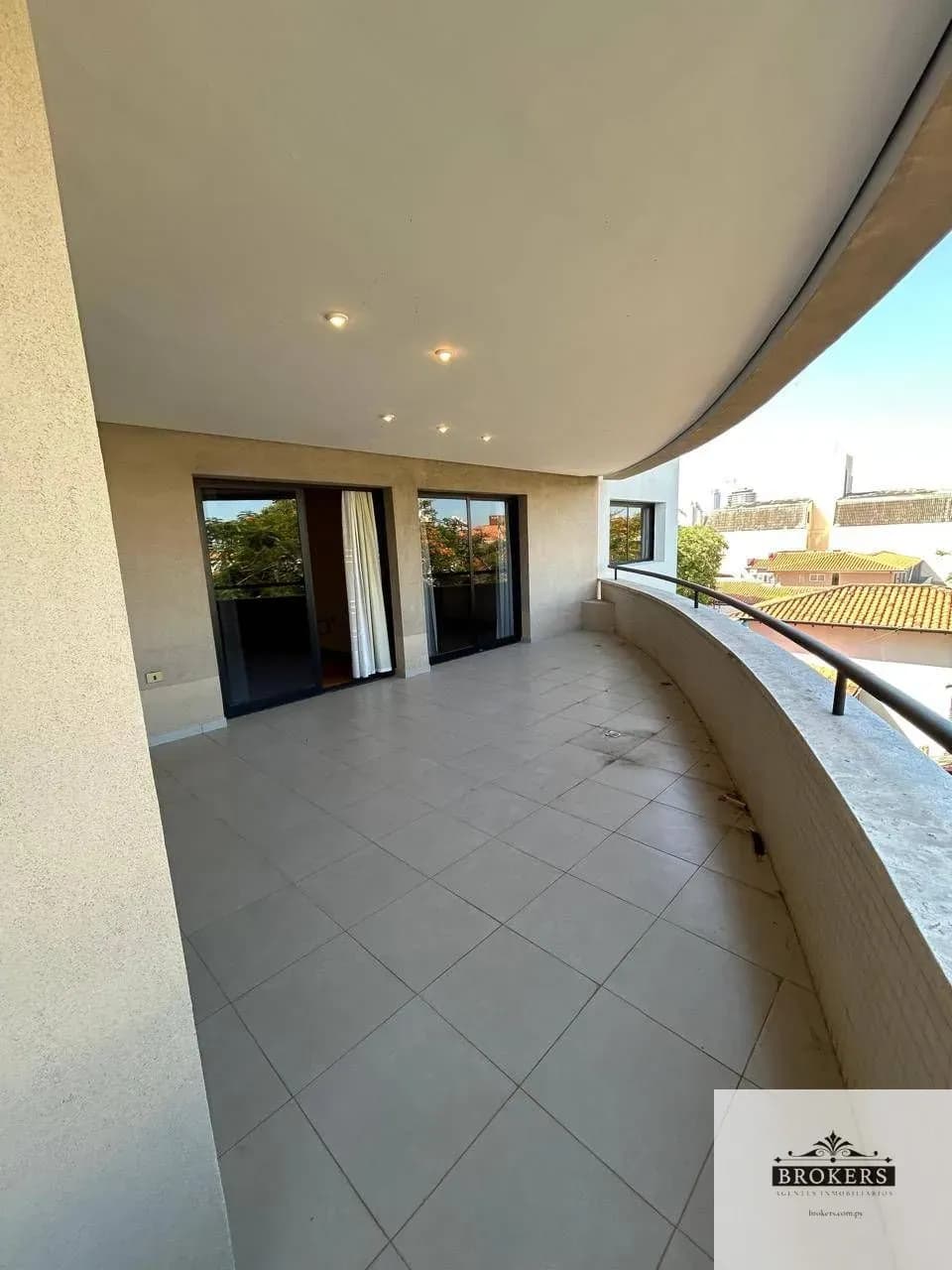 Departamento de 3 dormitorios en Alquiler en Carmelitas, Asunción - Image 5