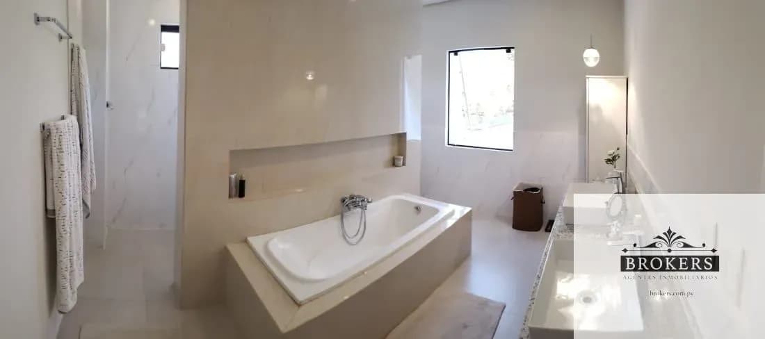 Casa de 4 quartos à Venda em Loma Merlo, Luque - Image 13