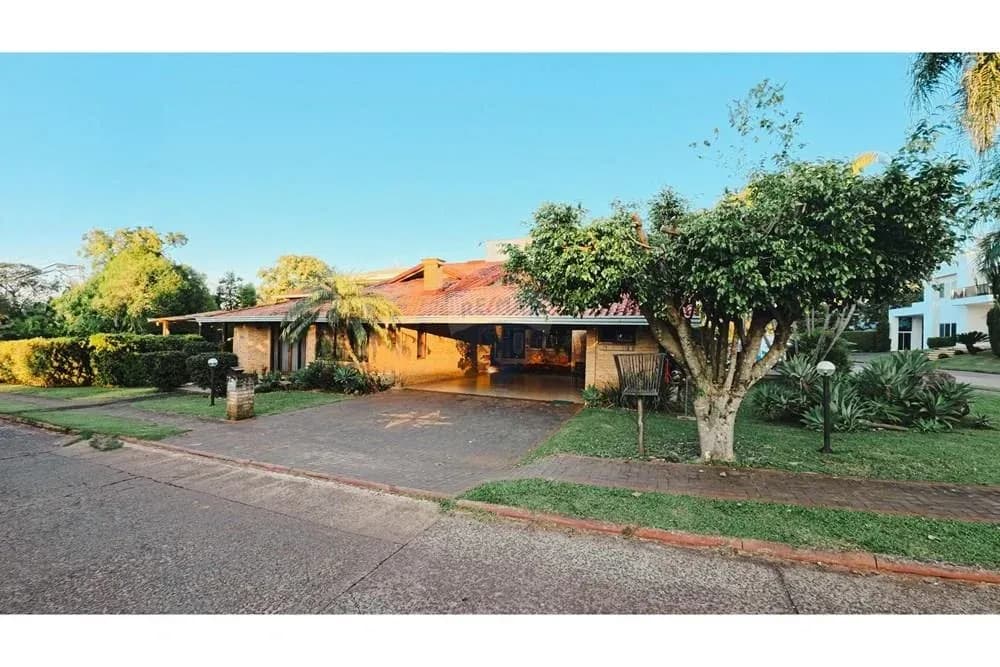 Casa de 5 quartos à Venda no Paraná Country Club, Hernandarias - Image 6
