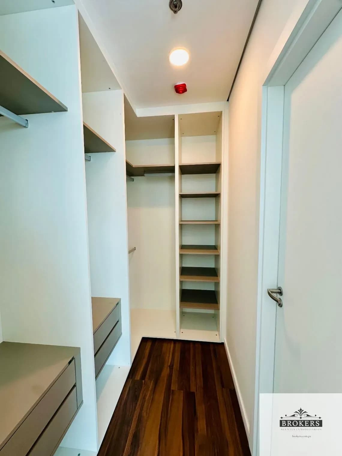Departamento de 3 dormitorios en Venta en Manorá, Asunción - Image 13