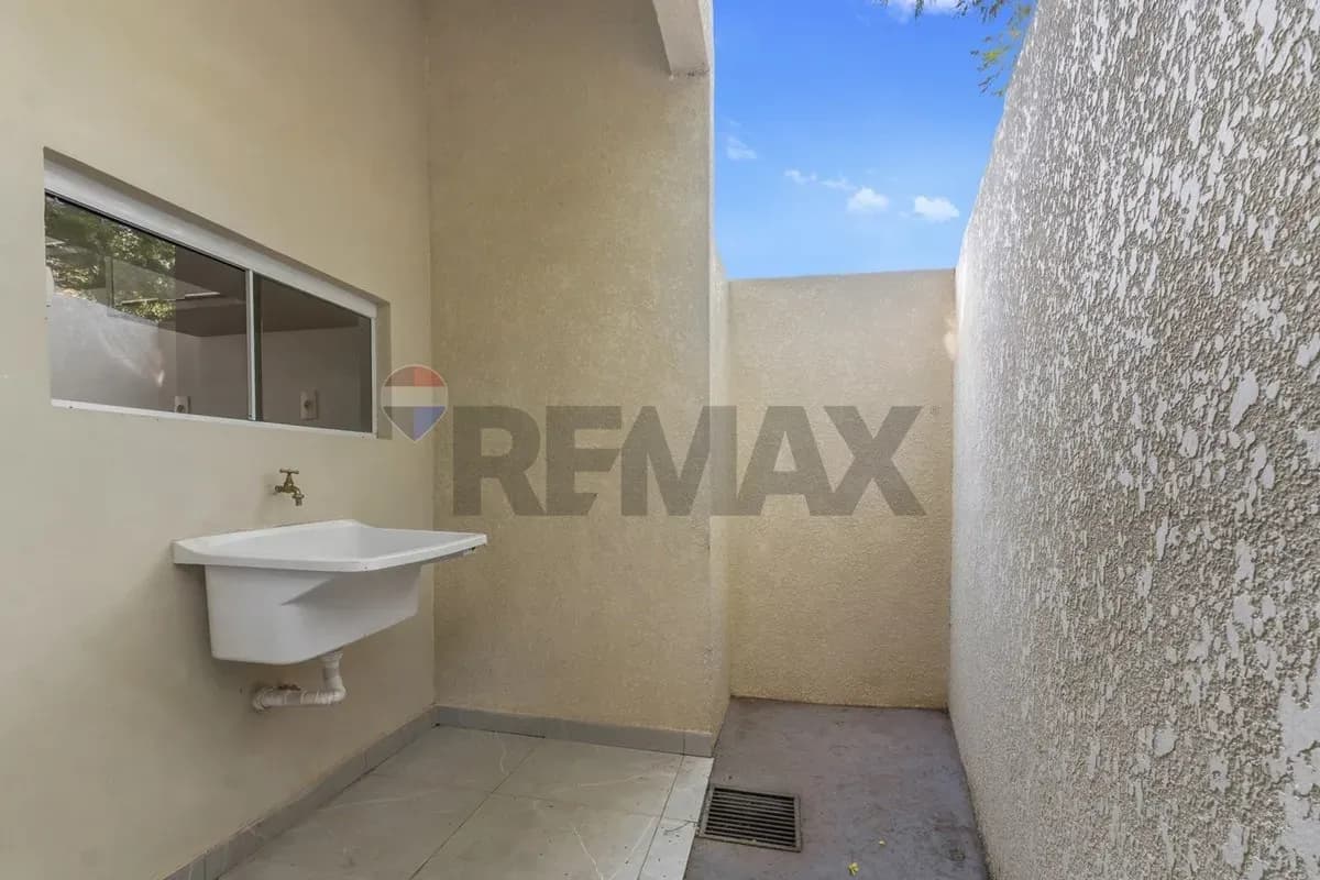 Casa de 2 dormitorios en Venta en Segundo Barrio, Luque - Image 7