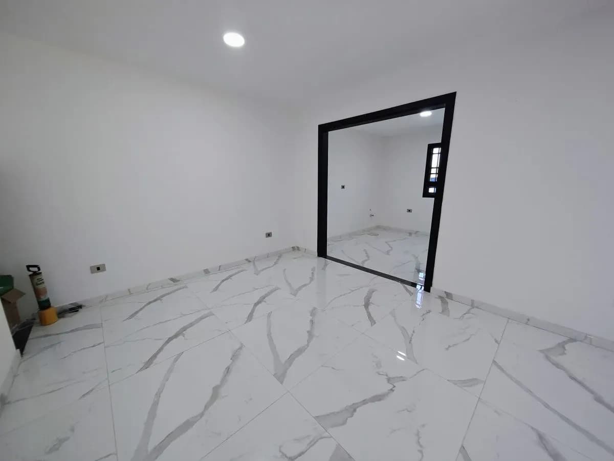 Casa de 3 dormitorios en Venta en Limpio 480 M2 TERRENO CERCA DEL NUEVO SHOPPING PLAZA NORTE - Image 4