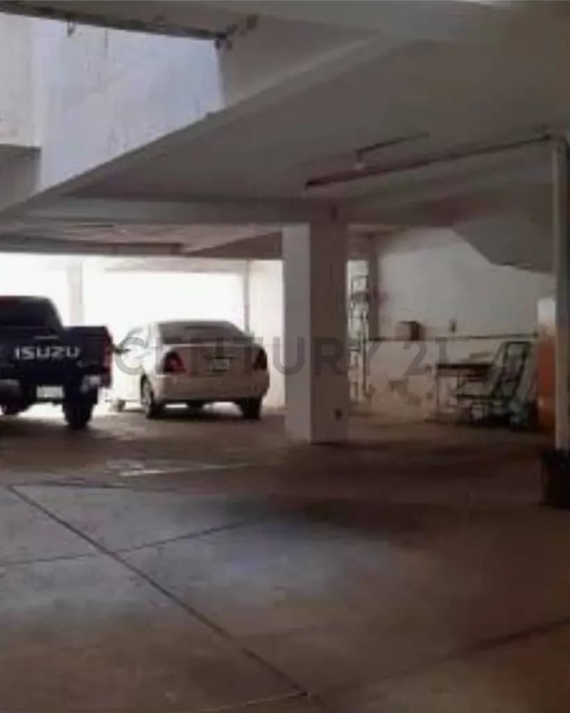 Espaço Comercial de 900m² à Venda em General Díaz, Assunção - Image 6