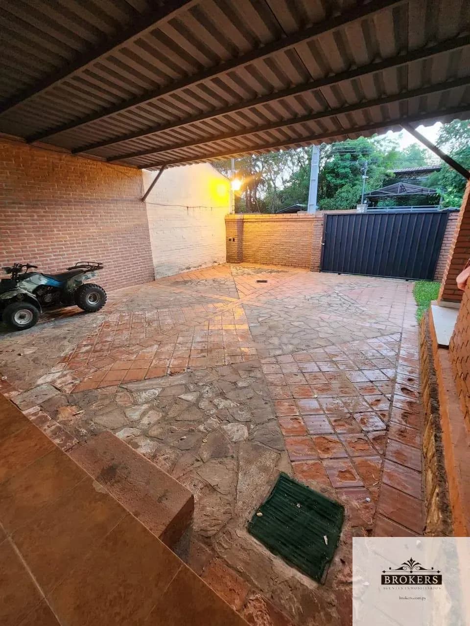 Casa de 5 dormitorios en Venta en San Bernardino - Image 5