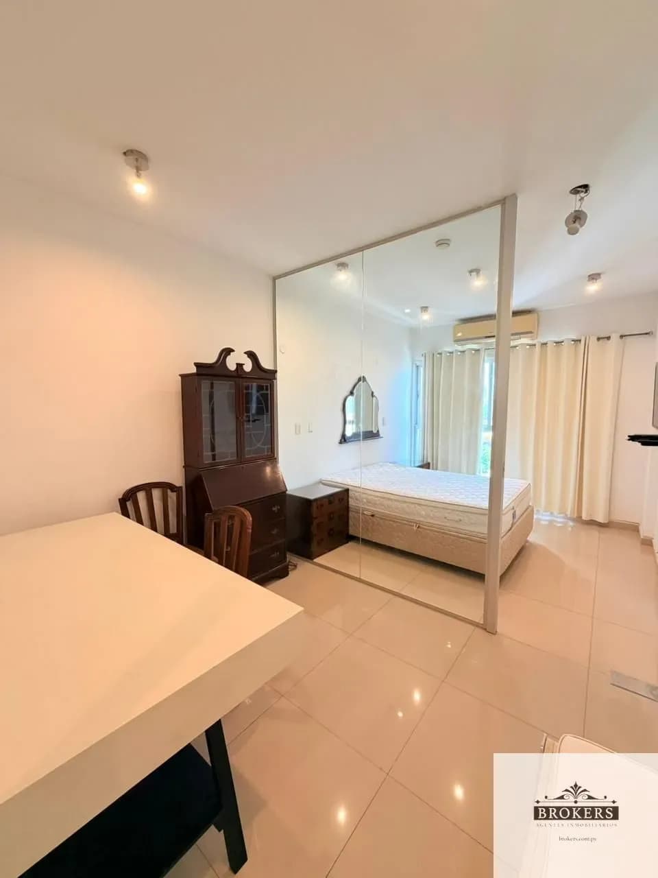 Apartamento de 1 dormitório à Venda em Manorá, Assunção - Image 2