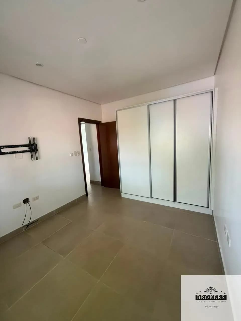 Casa de 3 dormitorios en Alquiler en Primer Barrio, Luque - Image 14