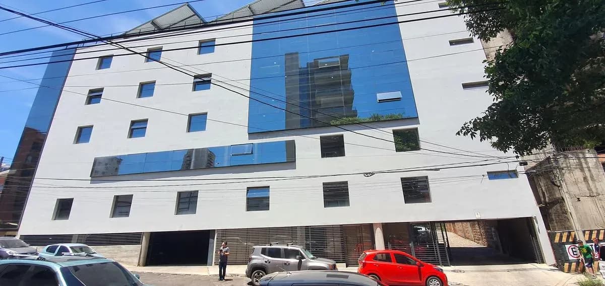 Oficina de 2,610m² en Venta en Las Mercedes, Lambaré - Image 4