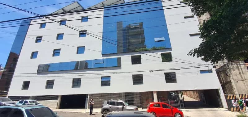 Oficina de 2,610m² en Venta en Las Mercedes, Lambaré - Image 4