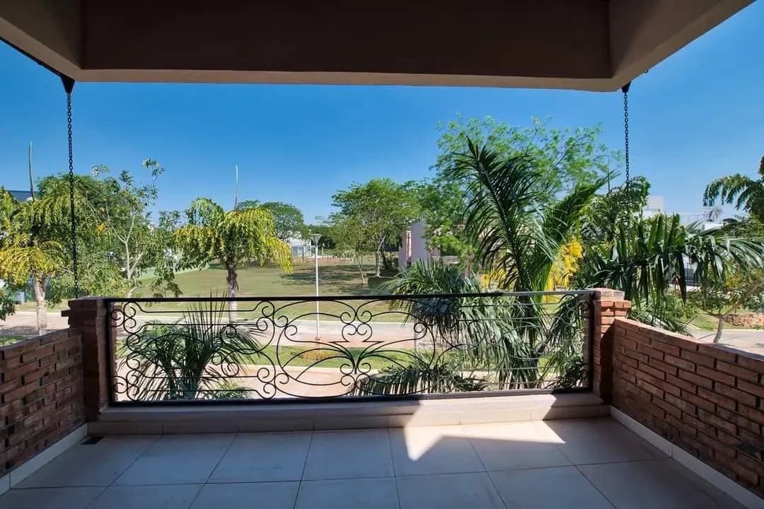 5-Bedroom House for Sale in Loma Merlo, Luque - Image 9