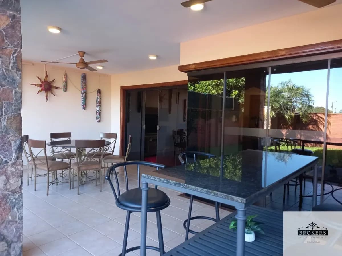 4-Bedroom House for Sale in Los Laureles, Lambaré - Image 11