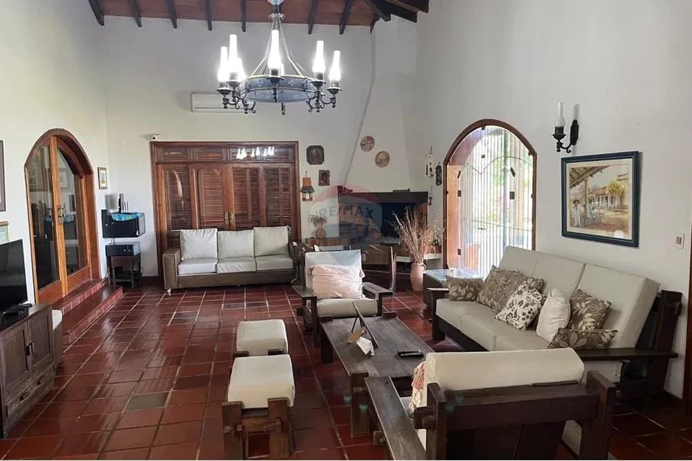 Casa de 6 dormitorios en Venta en Santo Domingo, Areguá - Image 11