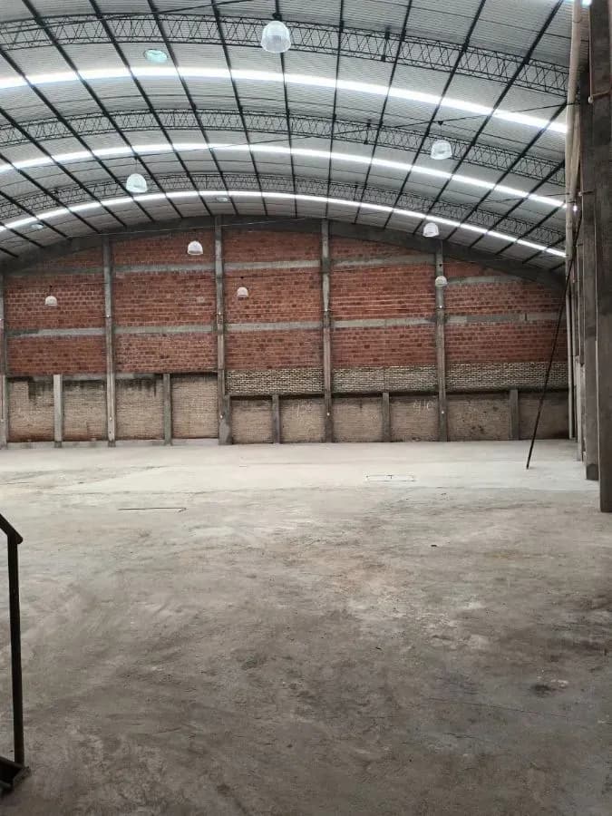 Warehouse of 814m² for Sale in San Francisco, San Lorenzo - Image 2