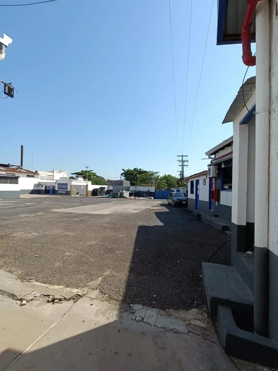 Loja de 1,000m² para Alugar em Virgen de Fátima, Asunción - Image 9
