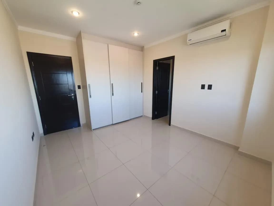 Departamento de 3 dormitorios en Venta en Las Lomas (Carmelitas), Asunción - Image 4