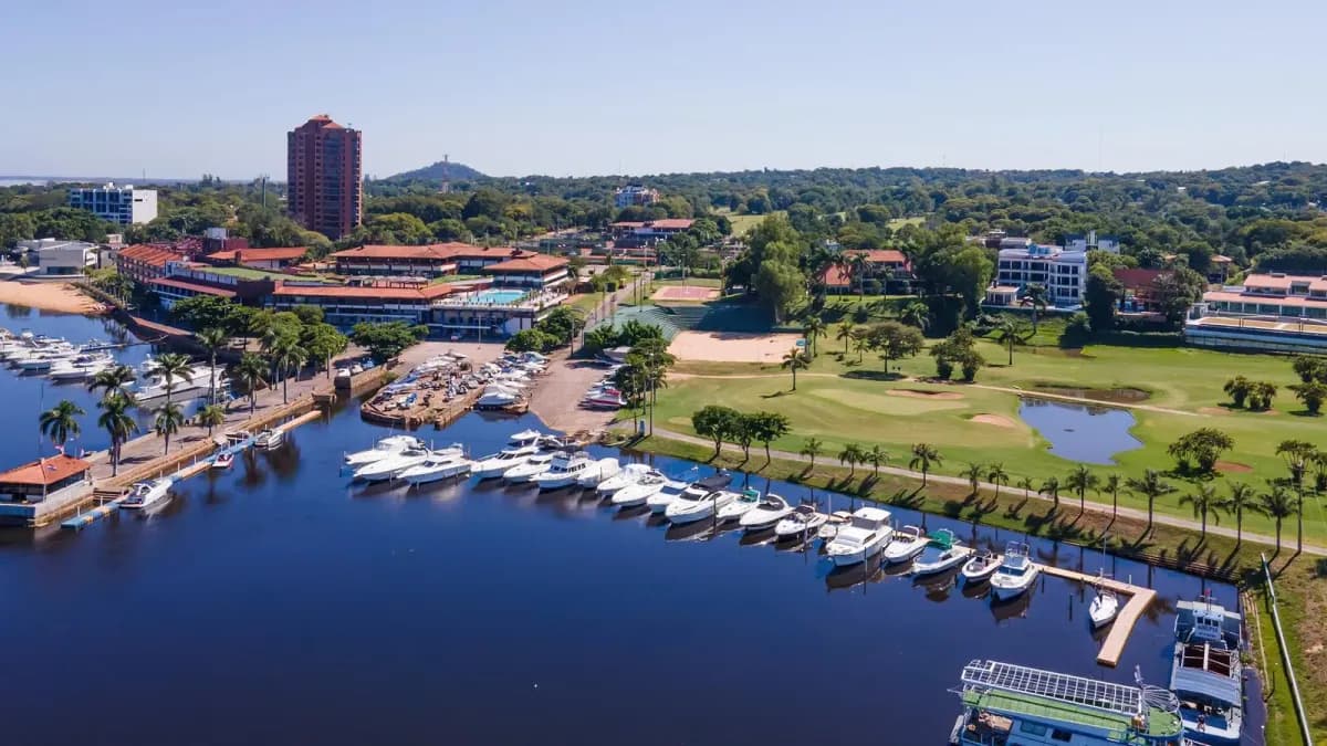 Retail Space of 2,627m² for Sale in Parques del Yatch, Lambaré - Image 8