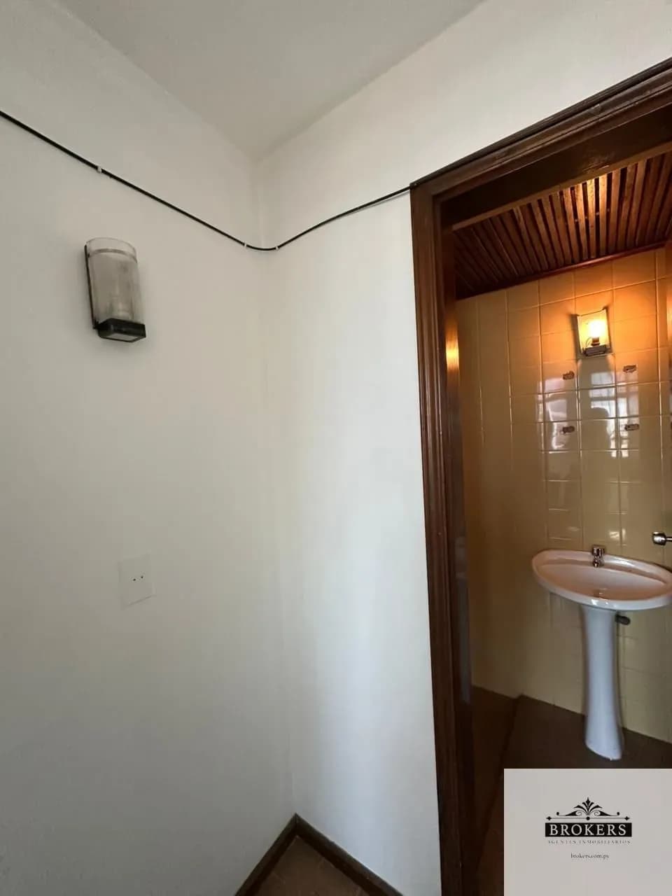 Espaço Comercial de 53m² para Aluguel em Catedral, Assunção - Image 4