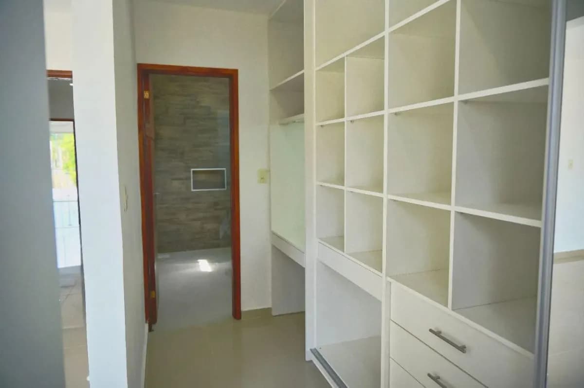 3-Bedroom House for Sale in Parques del Yatch, Lambaré - Image 9