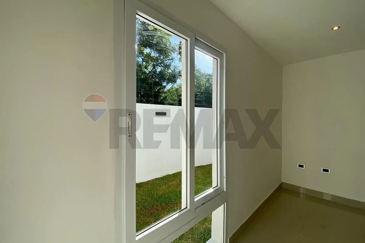 2-Bedroom House for Sale in Campo Grande, Luque - Image 6