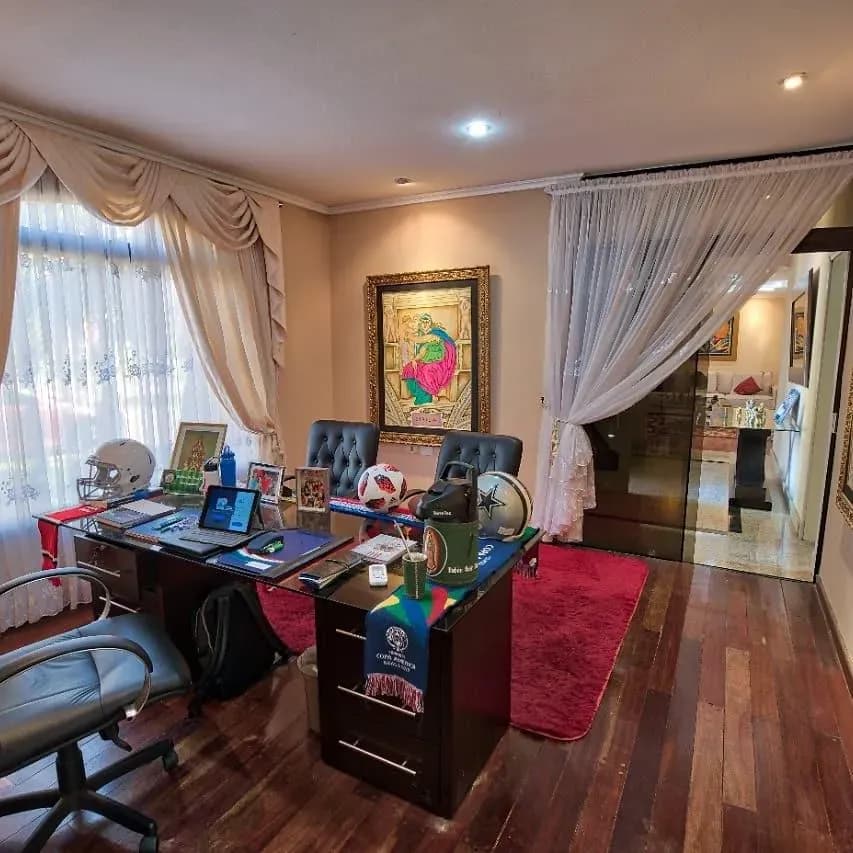 5-Bedroom House for Sale in Loma Merlo, Luque - Image 14
