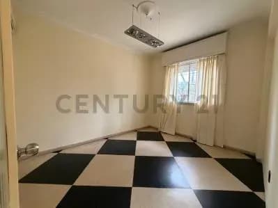 Casa de 3 dormitorios en Venta en Parque Rodó, Montevideo - Image 3