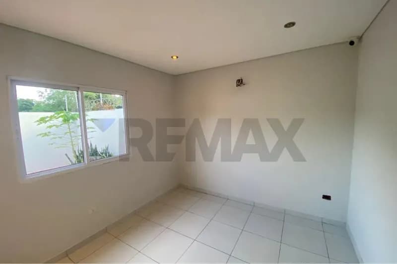 Casa de 3 dormitorios en Venta en Limpio - Image 4