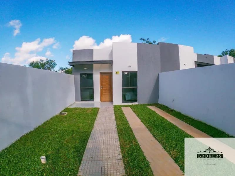 2-Bedroom House for Sale in Yukyry, Luque - Image 4