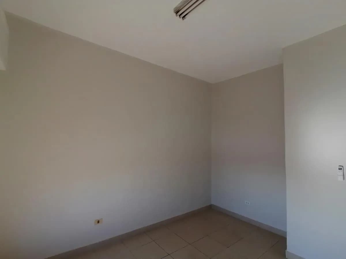 2-Bedroom Apartment for Rent in La Encarnación, Lambaré - Image 9