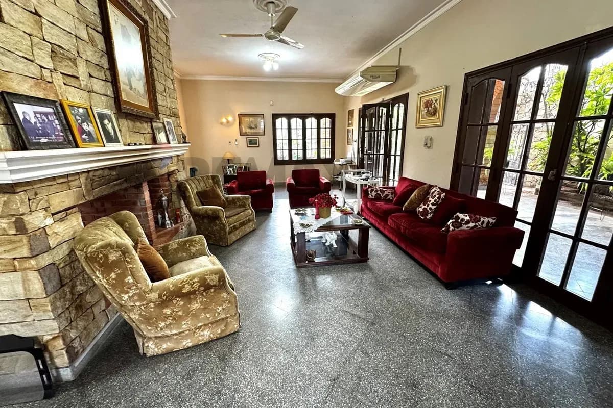 6-Bedroom House for Sale in Historic Center, San Bernardino - Image 3