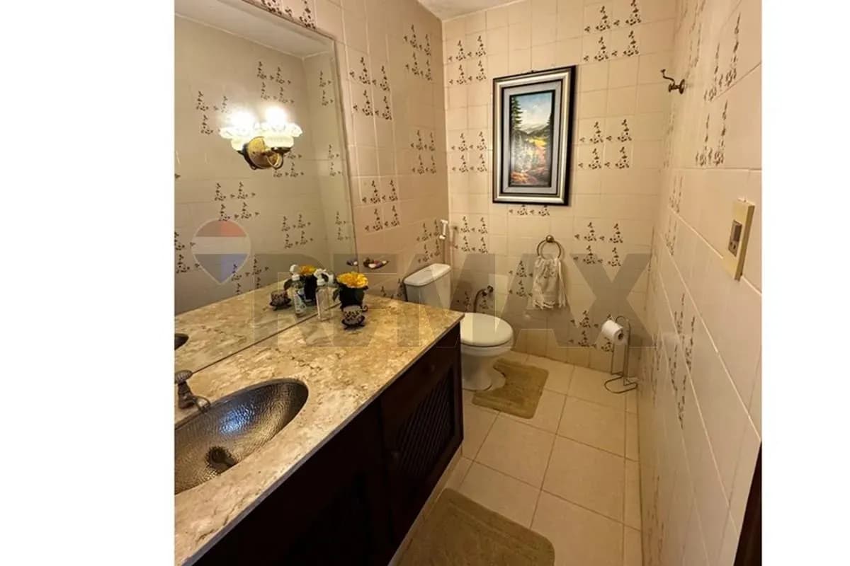 6-Bedroom House for Sale in Historic Center, San Bernardino - Image 10