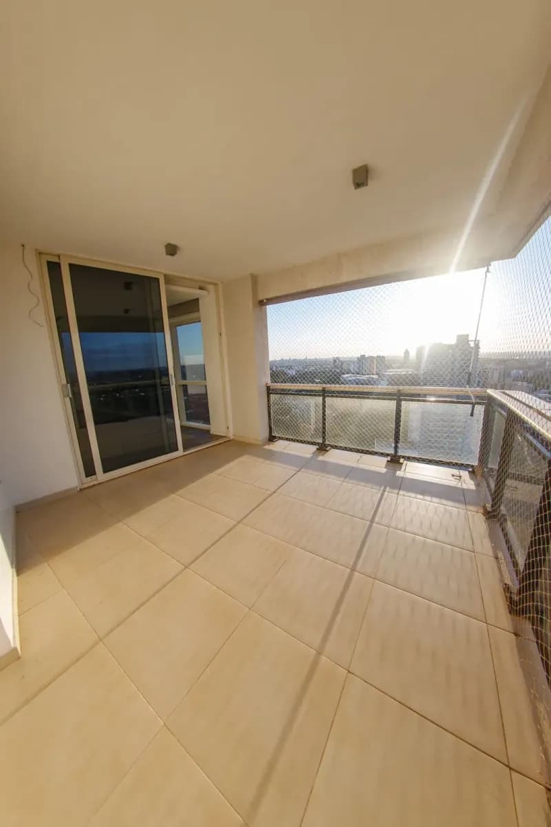 4-Bedroom Apartment for Sale in Ycuá Satí, Asunción - Image 2